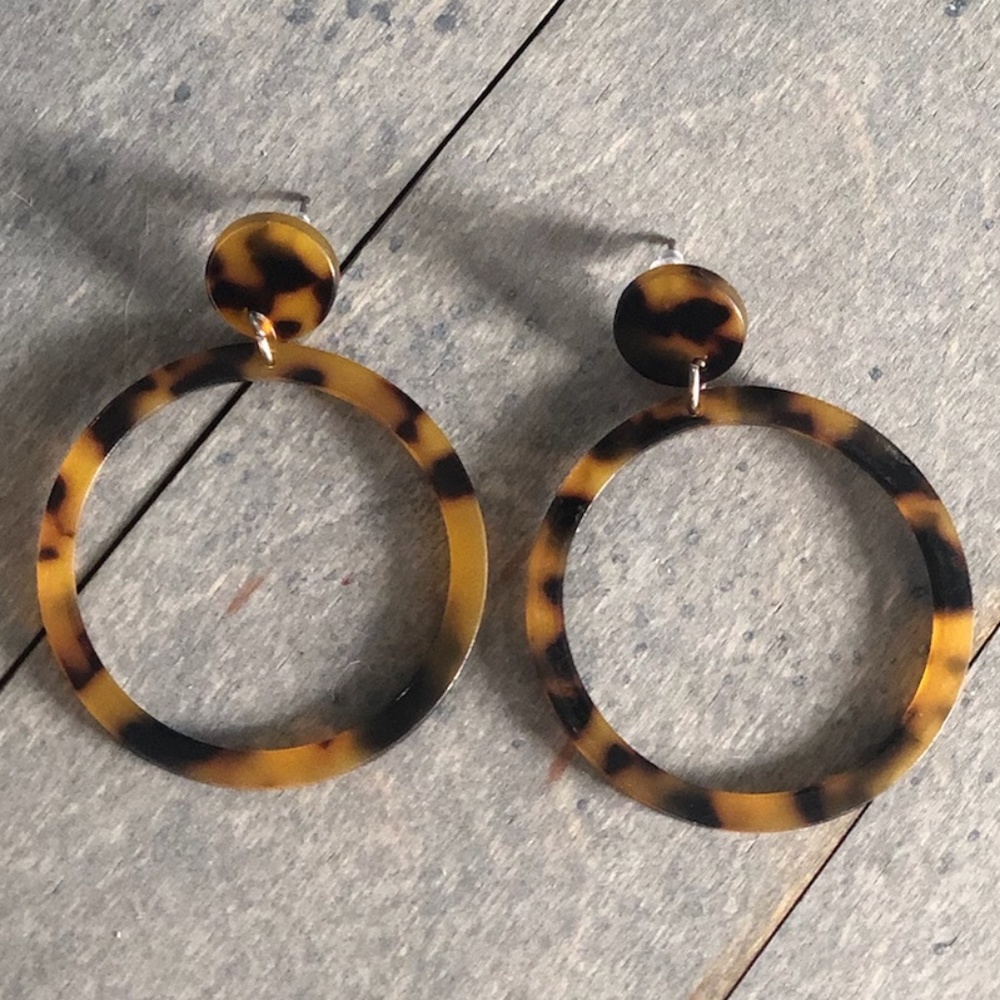 Beautiful Handmade Tortoise Shell Patterned Huggie Hoop Earrings